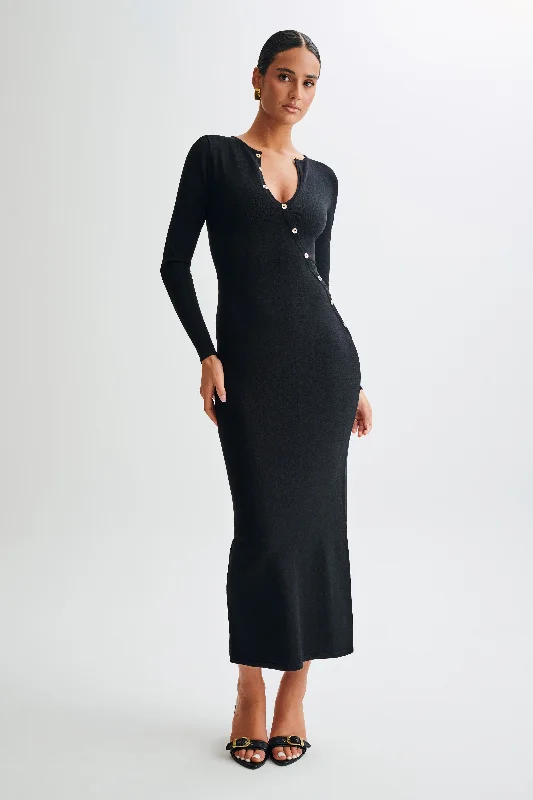 Maria Long Sleeve Buttoned Knit Maxi Dress - Black Comfortable Maxi Dress with Belt