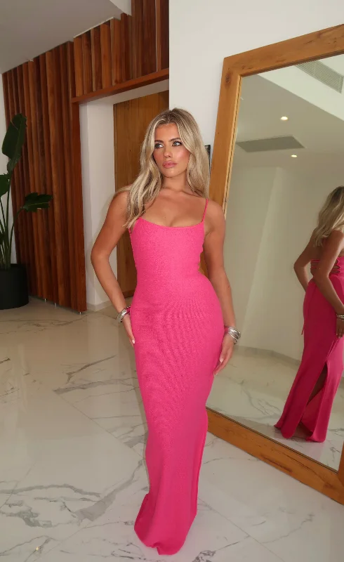 SANTORINI KNIT MAXI DRESS - BERRY Fashionable Open-Back Maxi Dress