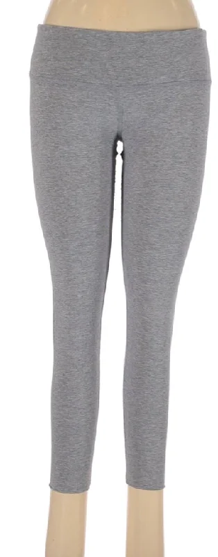 Lululemon Heather Light Gray Capri Leggings Size 6 MSP$69 Stylish Sporty Performance Leggings