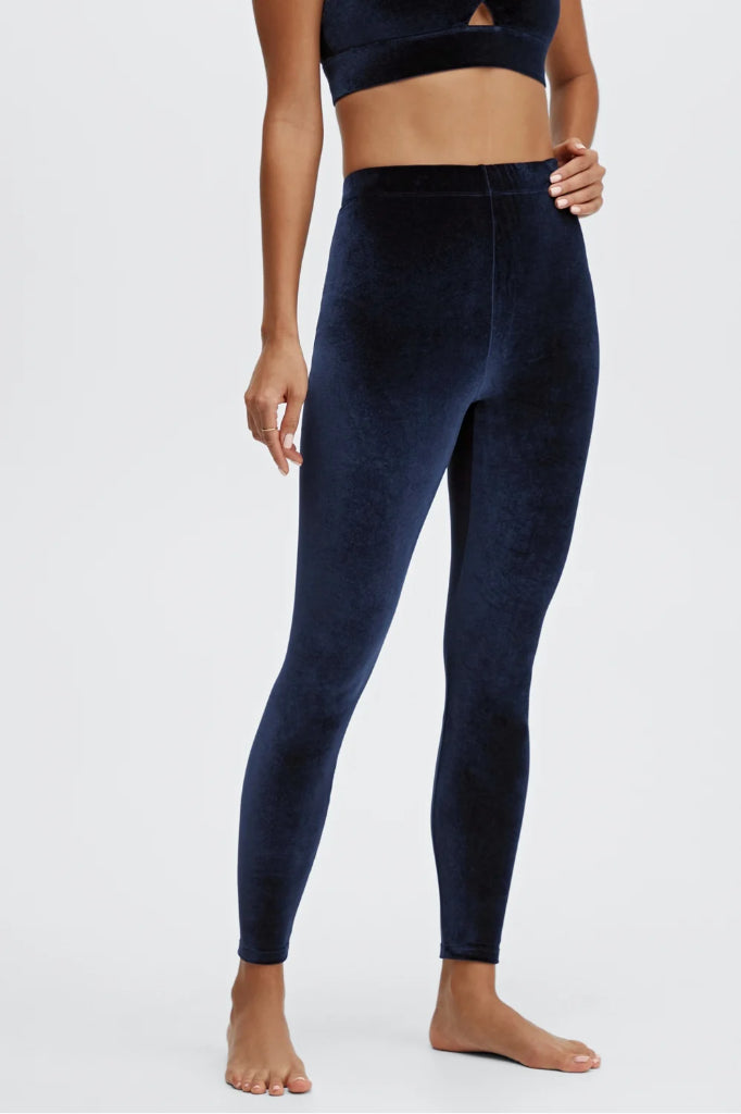 New Fabletics Emma Velour Leggings Navy Size M Cozy Textured Workout Leggings