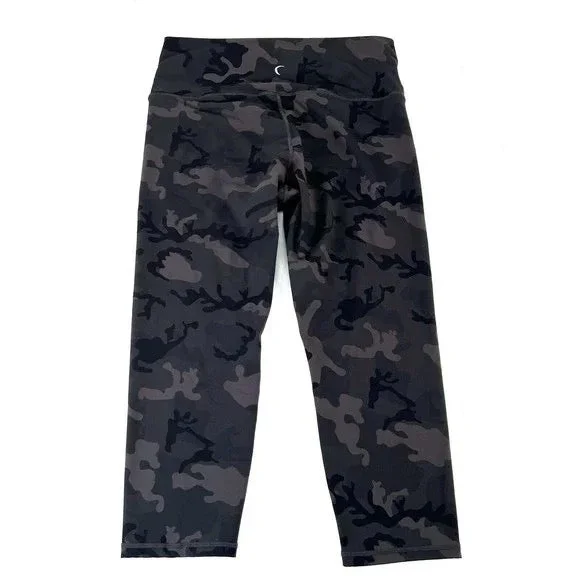 Zyia Active Black Camouflage Crop Leggings Size 14-16 MSP$69 Fashionable Fitted Workout Leggings