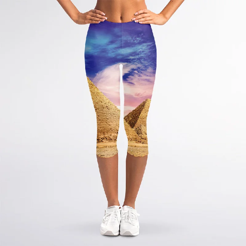 Purple Cloud Pyramid Print Women's Capri Leggings Comfortable Leggings with Pockets