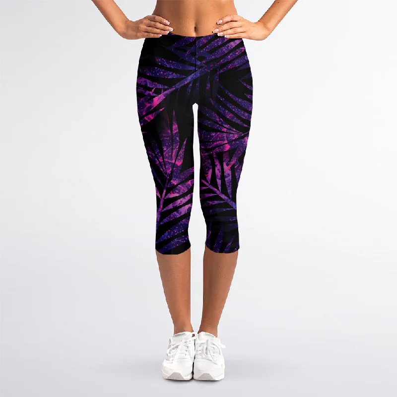 Purple Tropical Leaves Print Women's Capri Leggings Trendy High-Compression Leggings Purple Tropical Leaves Print Women's Capri Leggings Trendy High-Compression Leggings