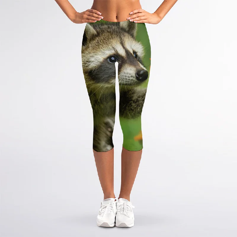 Raccoon And Flower Print Women's Capri Leggings Comfortable Cold Weather Leggings